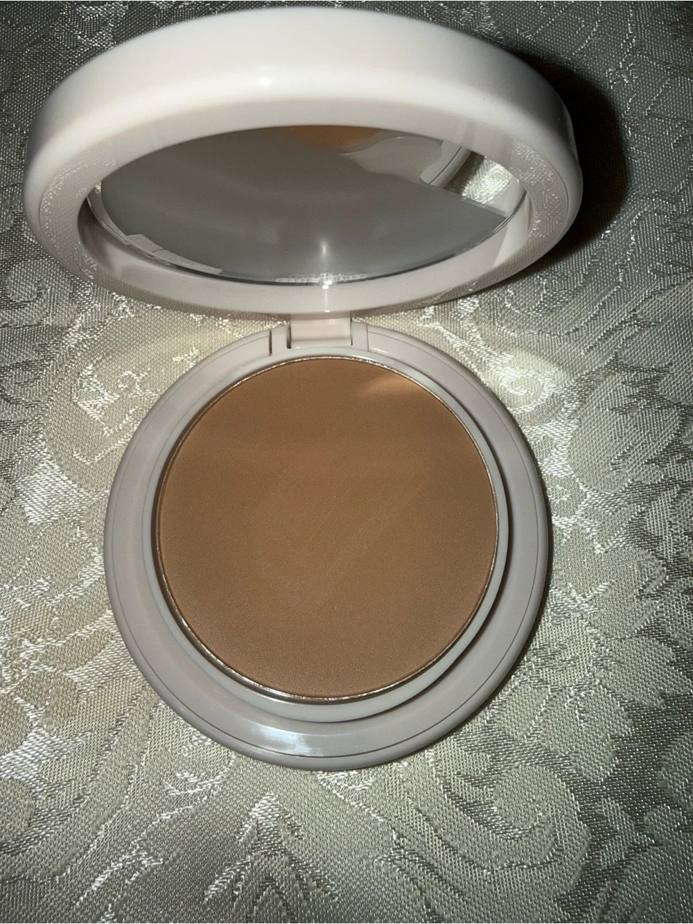 Kylie Cosmetics Natural Blur Pressed Powder Foundation 5N 0.35 oz